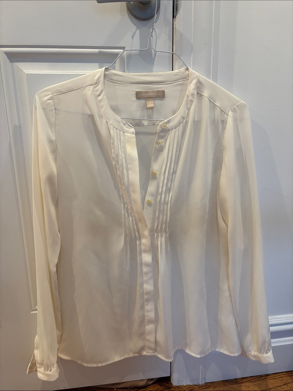 Banana Republic white top